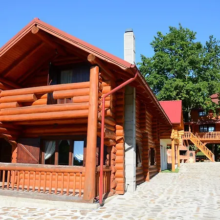 Acasa La Bunicu Lodge *